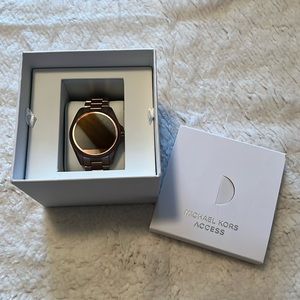 MK Access Smartwatch